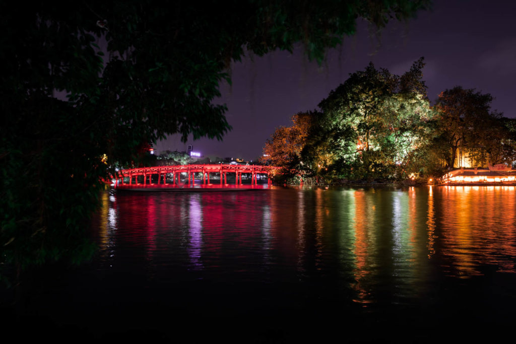 Hoan-Kiem-See mit The-Huc-Brücke